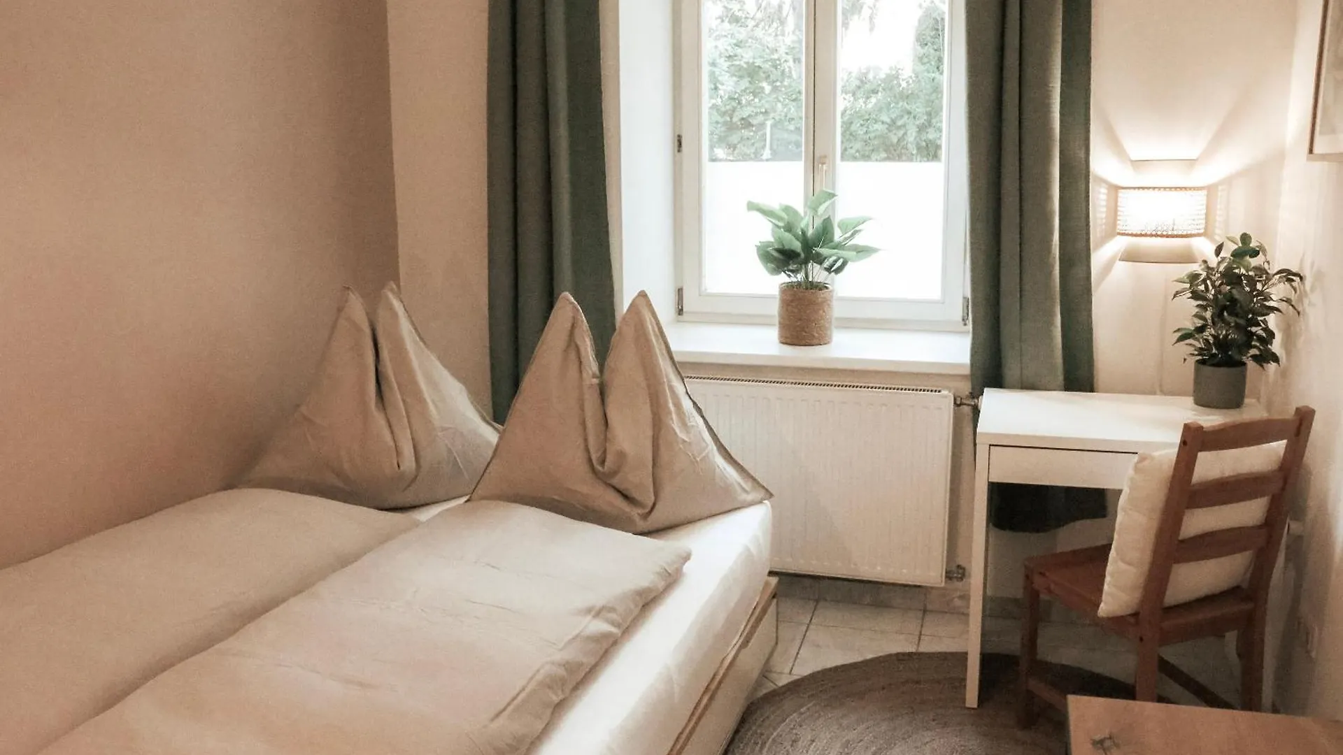 Cozy And Charming Apartment Near City Centre With 2 Bathrooms Štýrský Hradec 0*,