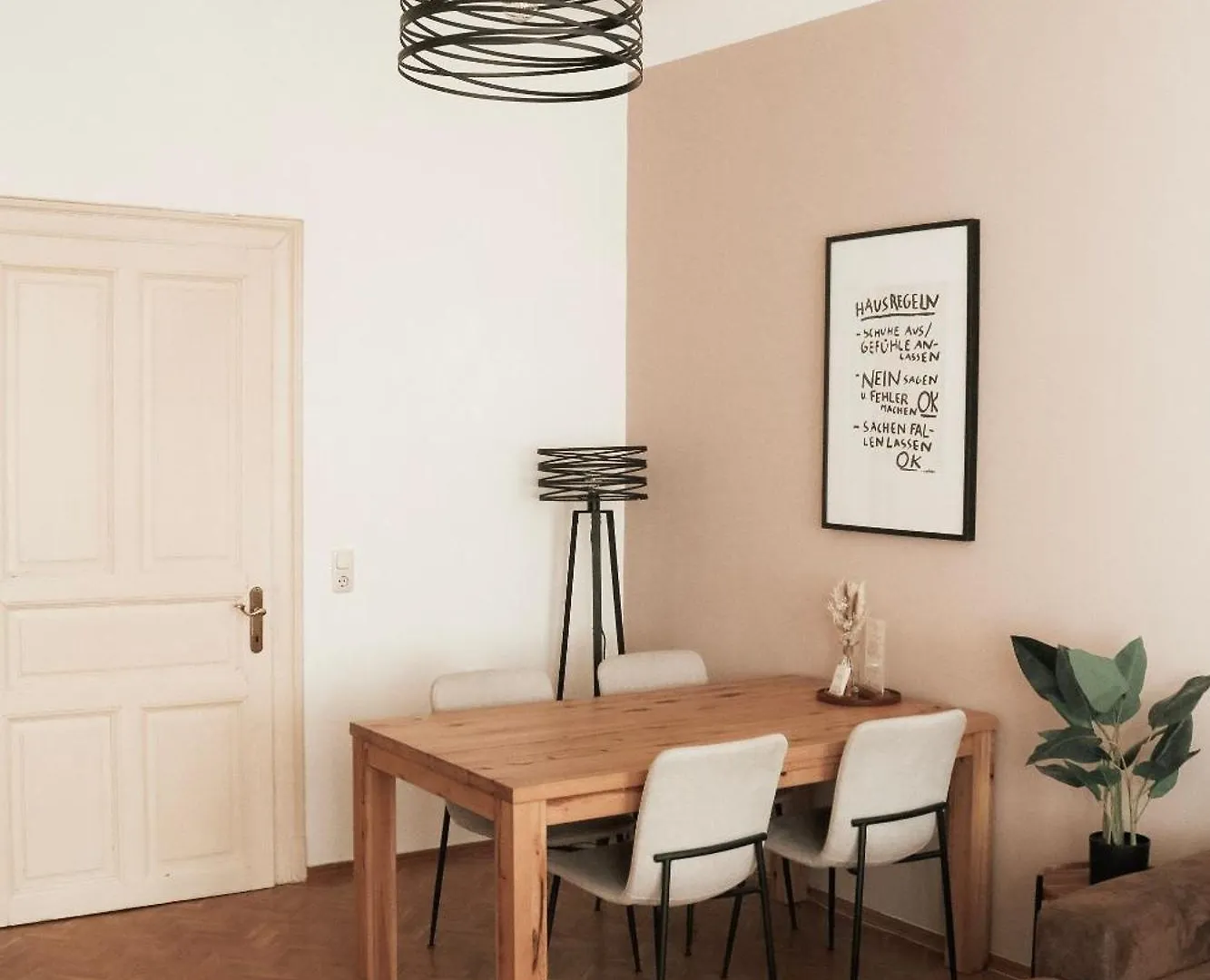 Cozy And Charming Apartment Near City Centre With 2 Bathrooms Graz 0*,