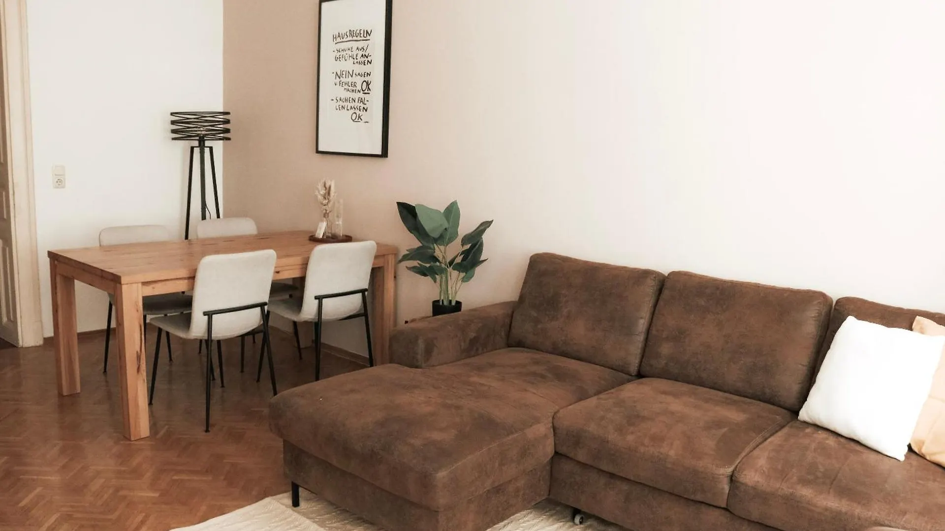 Cozy And Charming Apartment Near City Centre With 2 Bathrooms Graz 0*,