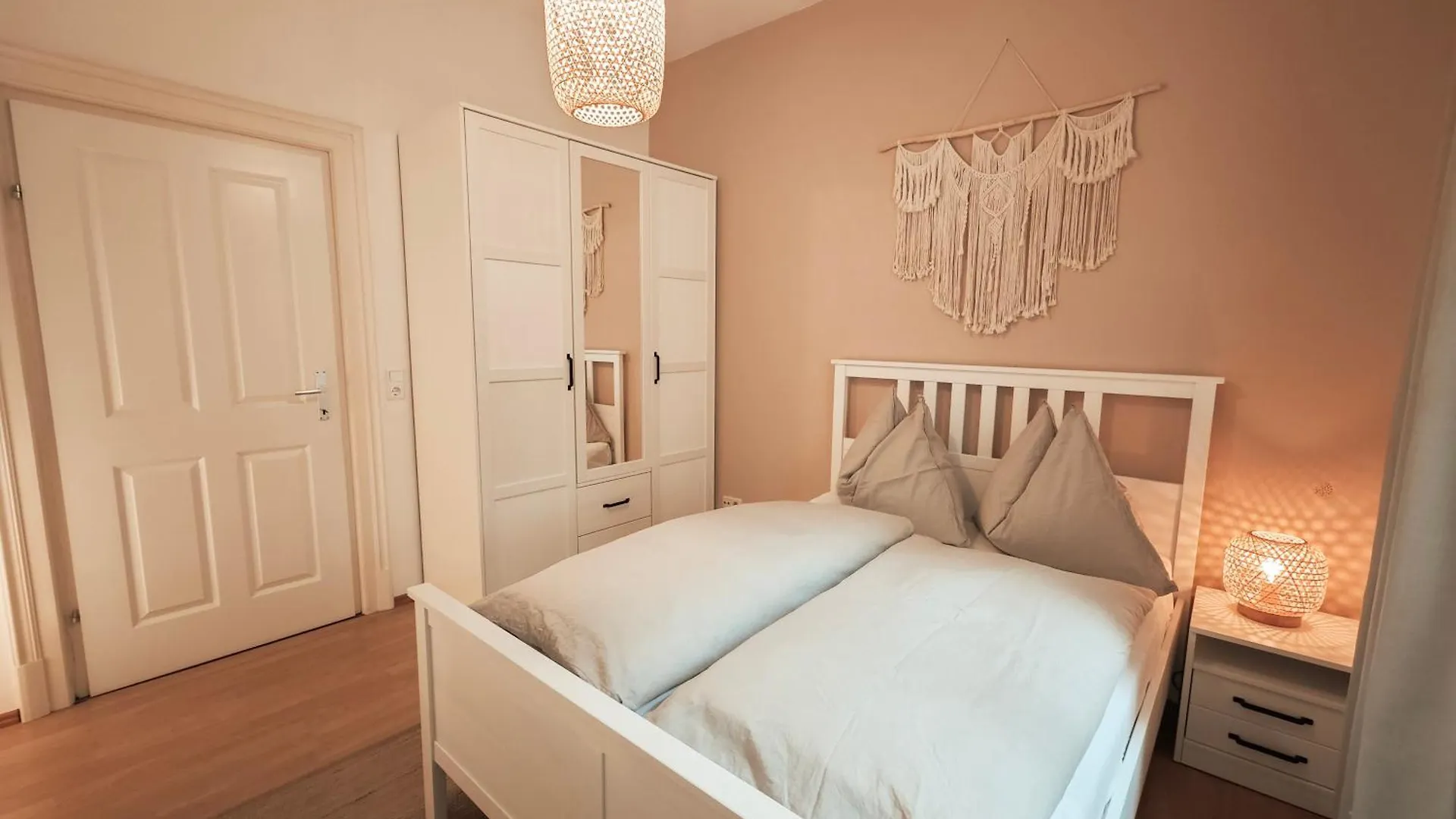 Cozy And Charming Apartment Near City Centre With 2 Bathrooms Graz Austria